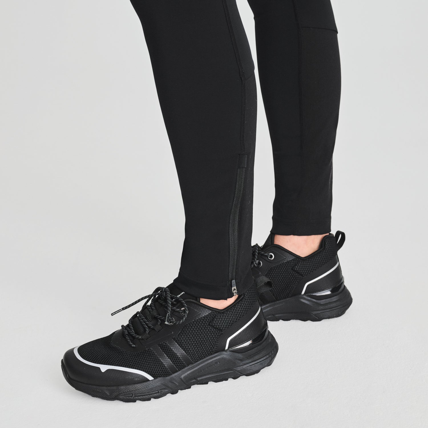 WOMEN'S SPORTS LEGGINGS, VIA BLACK