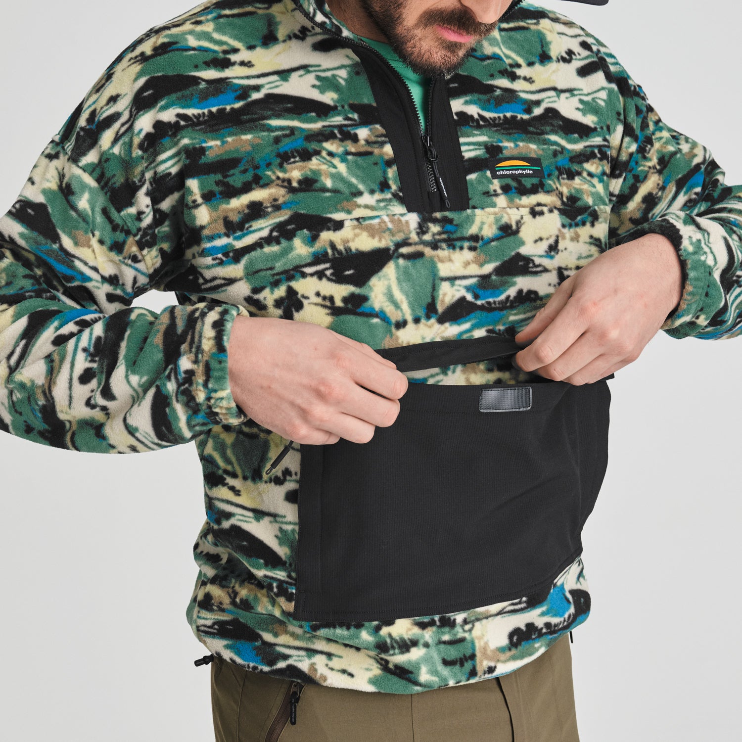 CHANDAIL DEMI-ZIP POLAIRE CHLOROPHYLLE HOMME DENALI JUNGLE VERTE 30310 MAHEU GO SPORT DEVANT DETAIL POCHE