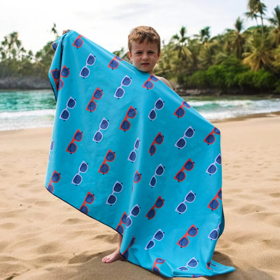 SERVIETTE DE PLAGE EN MICROFIBRE, DINOSAURE SURFANT - Maheu Go Sport