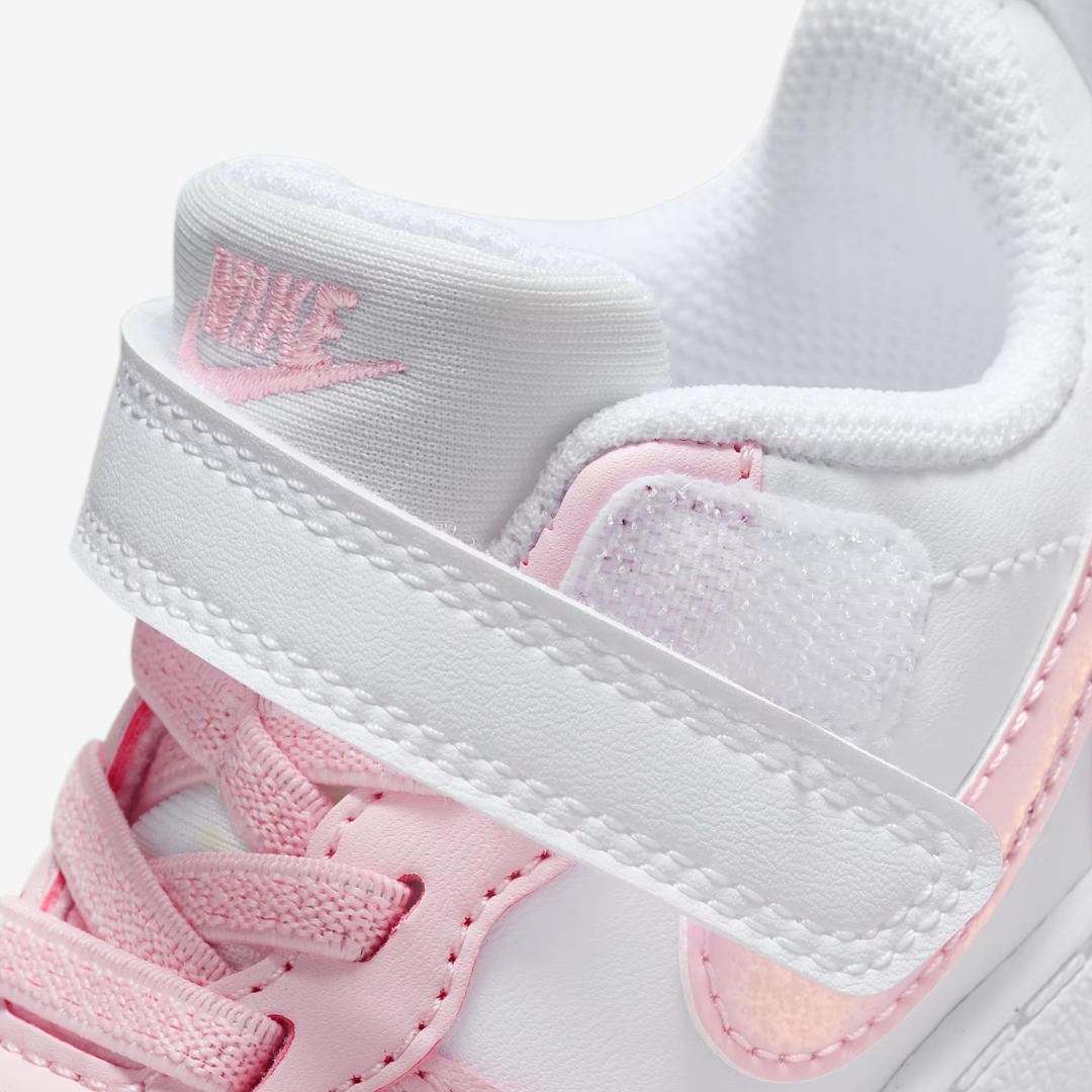 CHAUSSURE POUR TOUT-PETIT, COURT BOROUGH LOW BLANC & ROSE - Maheu Go Sport