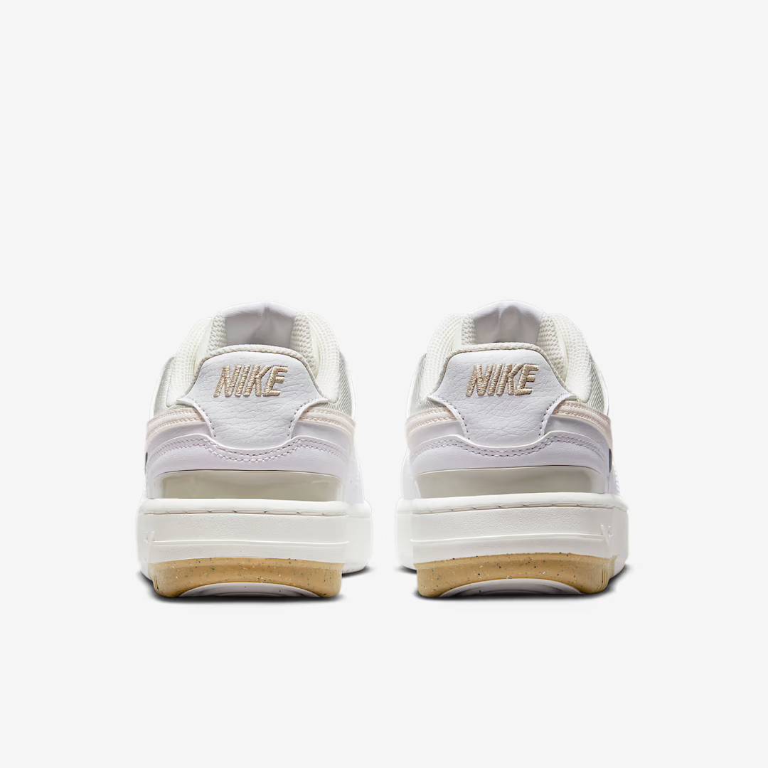 CHAUSSURE FEMME GAMMA FORCE BLANC ET BEIGE DX9176 103 NIKE MAHEU GO SPORT PAIRE TALON