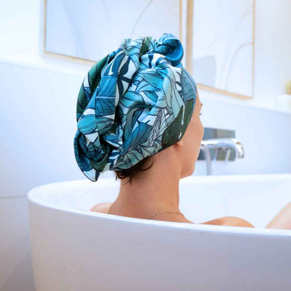 SERVIETTE À CHEVEUX EN MICROFIBRE, ÉMERAUDE SAUVAGE