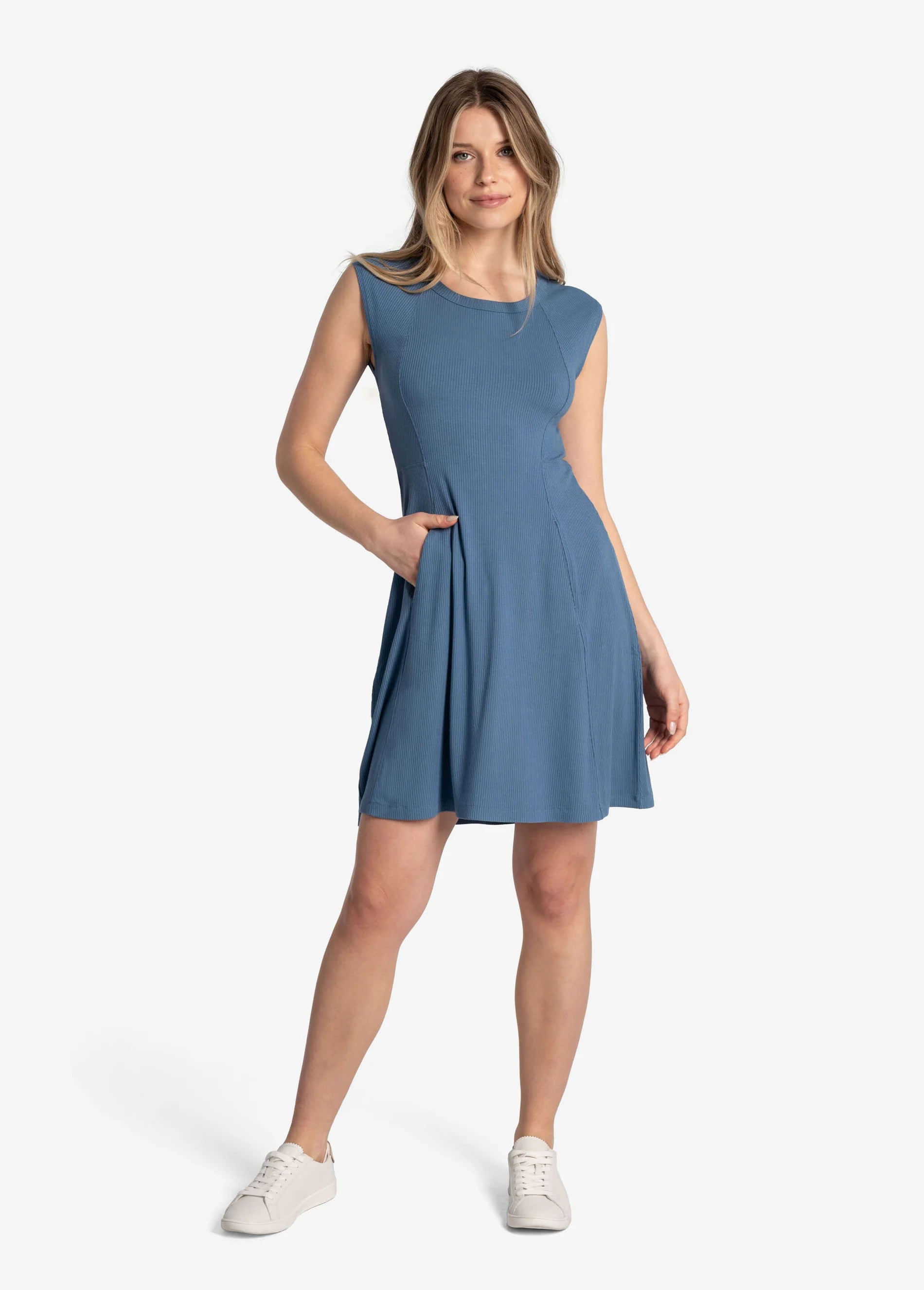 LSW4414_BB59_TRAVERSE-ROBE-MANCHES-COURTES-FEMME-LOLE-MAHEU-GO-SPORT-BLEU-ACIER-DEVANT-POCHE