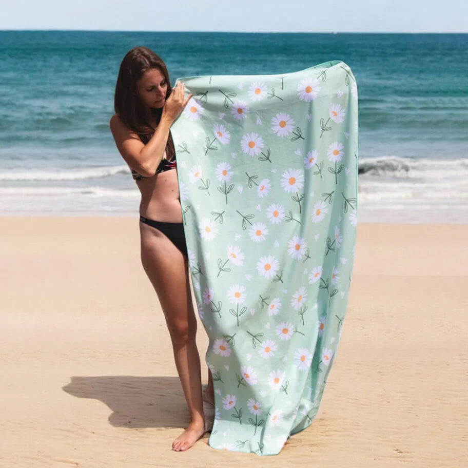 SERVIETTE DE PLAGE EN MICROFIBRE, MARGUERITE DÉLICATE - Maheu Go Sport