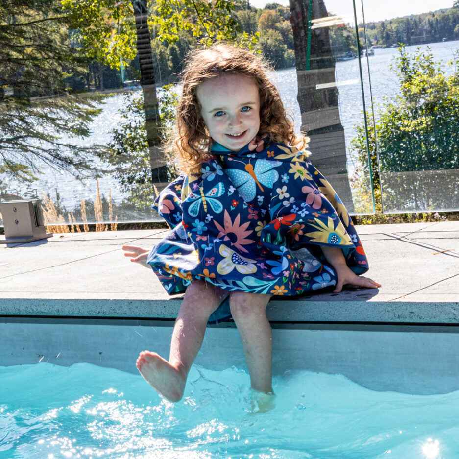 SERVIETTE PONCHO EN MICROFIBRE ENFANT, PAPILLON