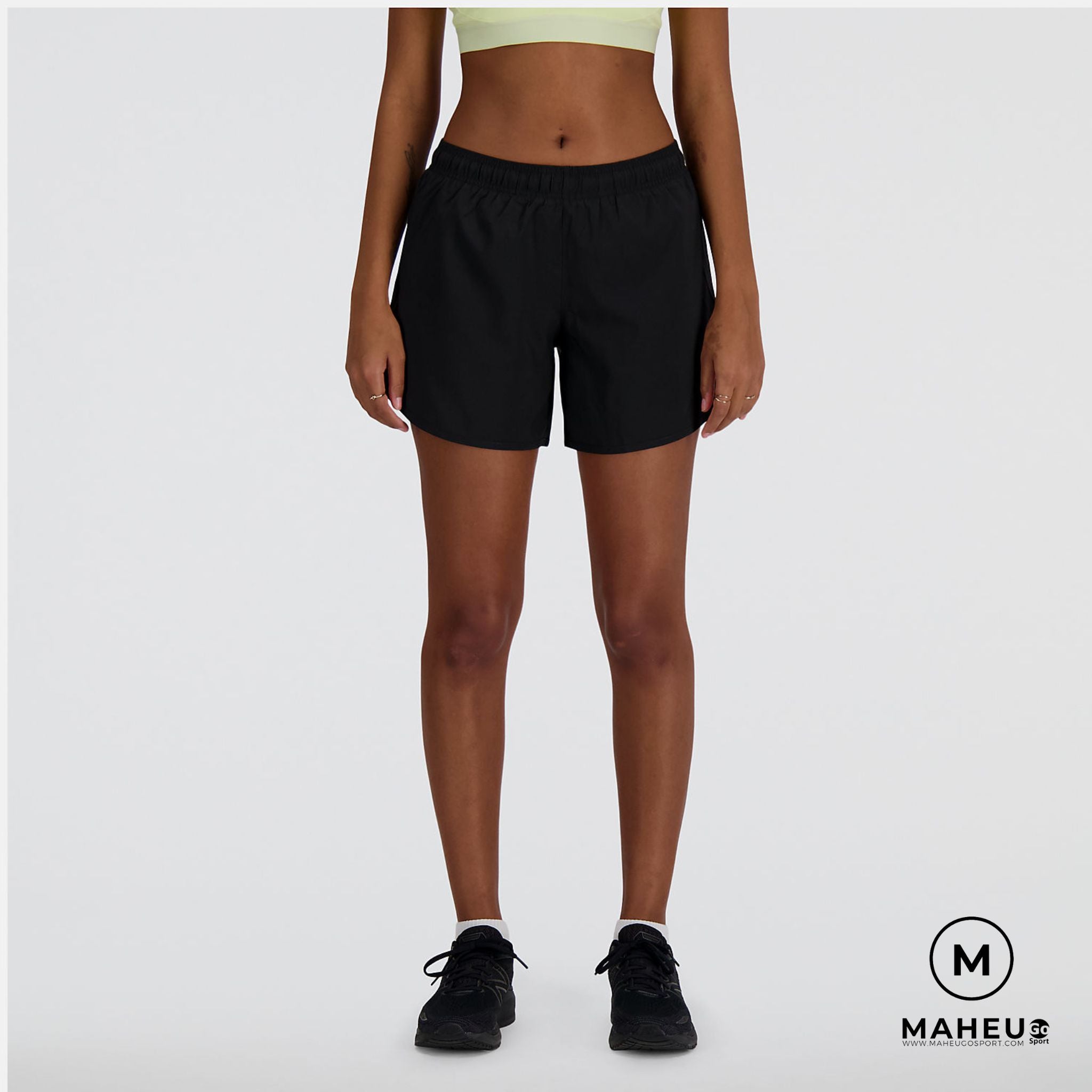 SHORT SPORT FEMME ESSENTIAL 5" NOIR, NEW BALANCE - Maheu Go Sport