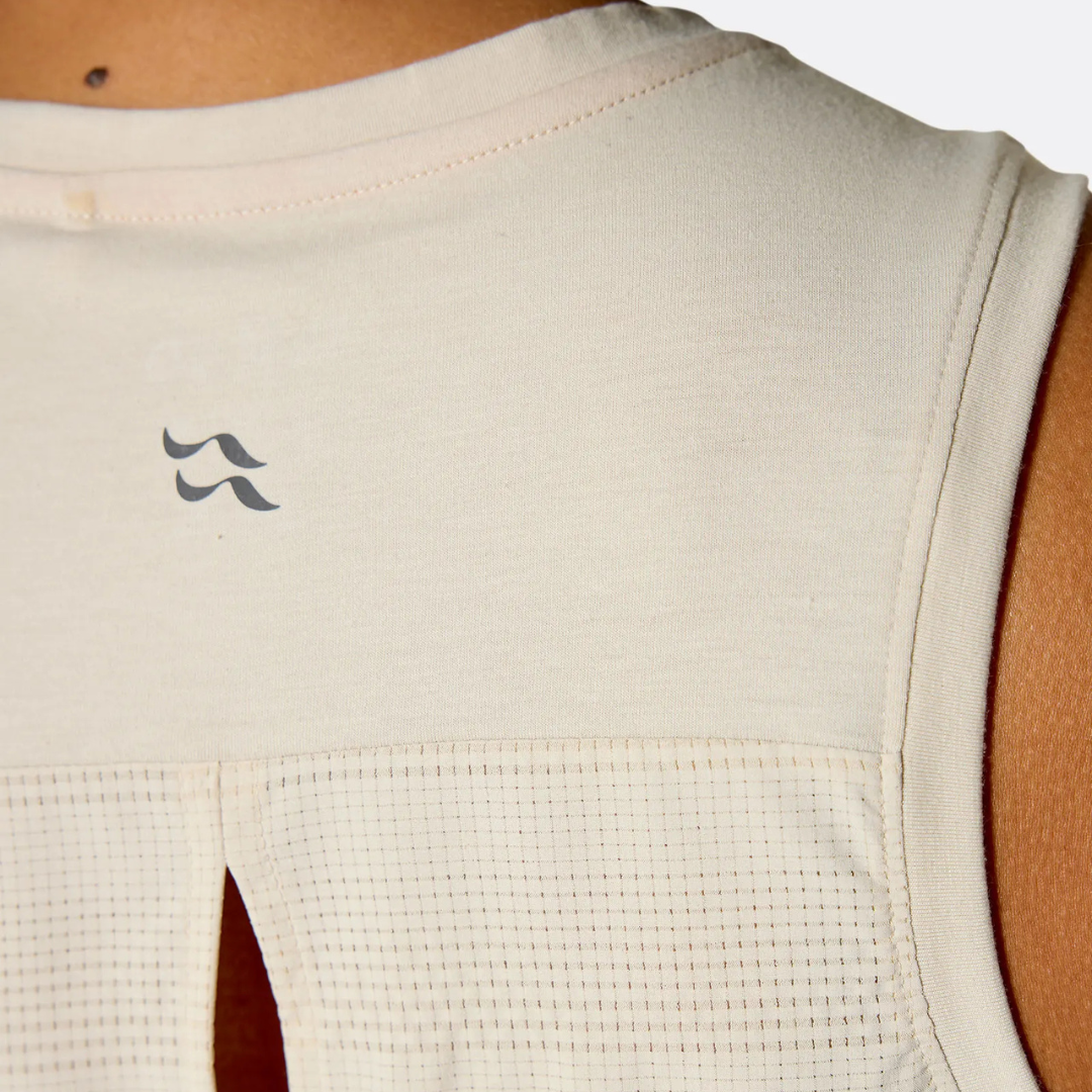 HAUT SPORT SANS MANCHE FEMME RIVELIN PEBBLE QBL-76 RAB MAHEU GO SPORT DOS DETAIL EMPIECEMENT