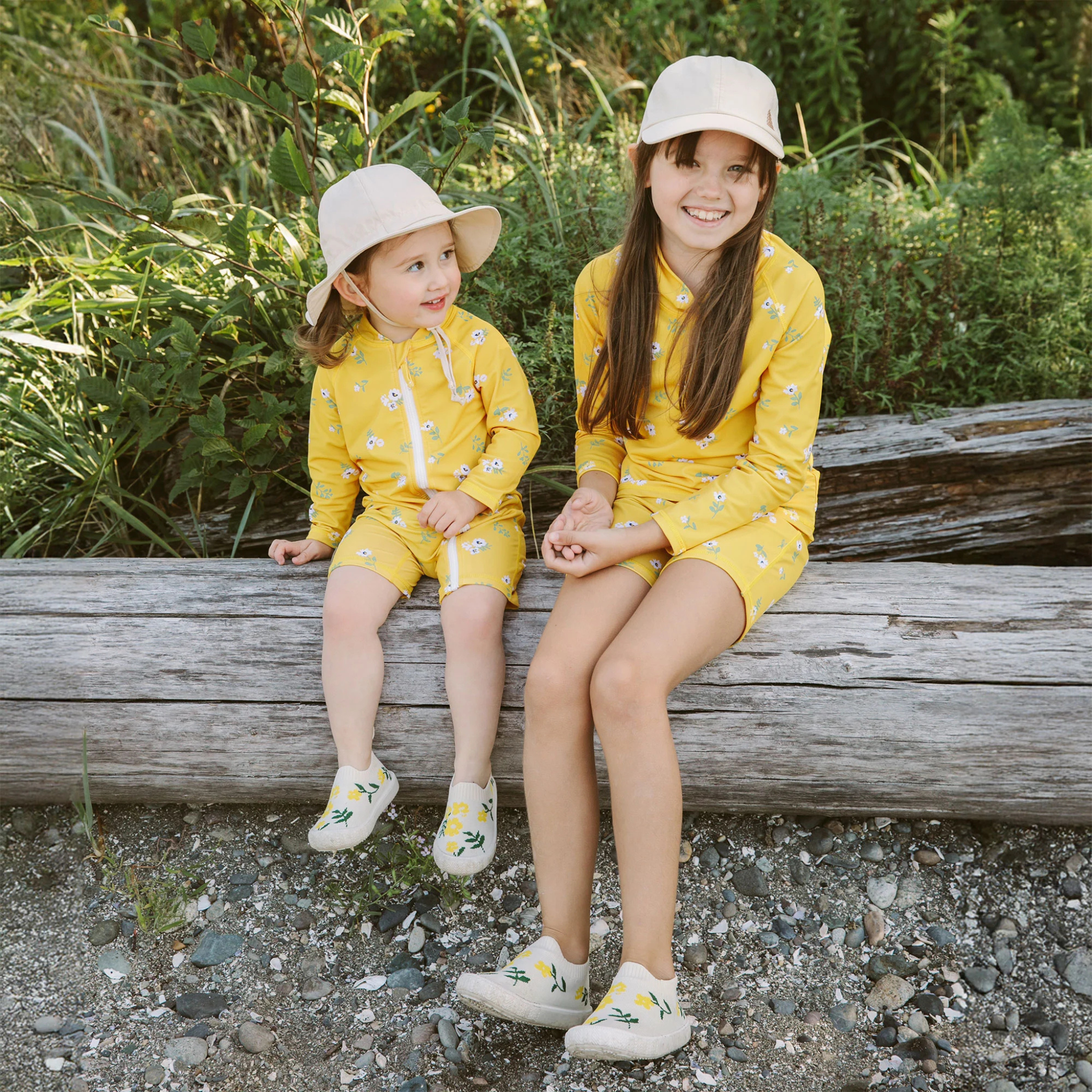 CHAUSSURES A ENFILER ENFANT SLIP ON FLEUR JAUNE SKG YFL MAHEU GO SPORT MANNEQUIN PLAGE