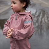 COMBINAISON PLUIE ENFANT PIVOINE 18 MOIS À 6 ANS VR200A PERLIMPINPIN MAHEU GO SPORT DEVANT MANNEQUIN