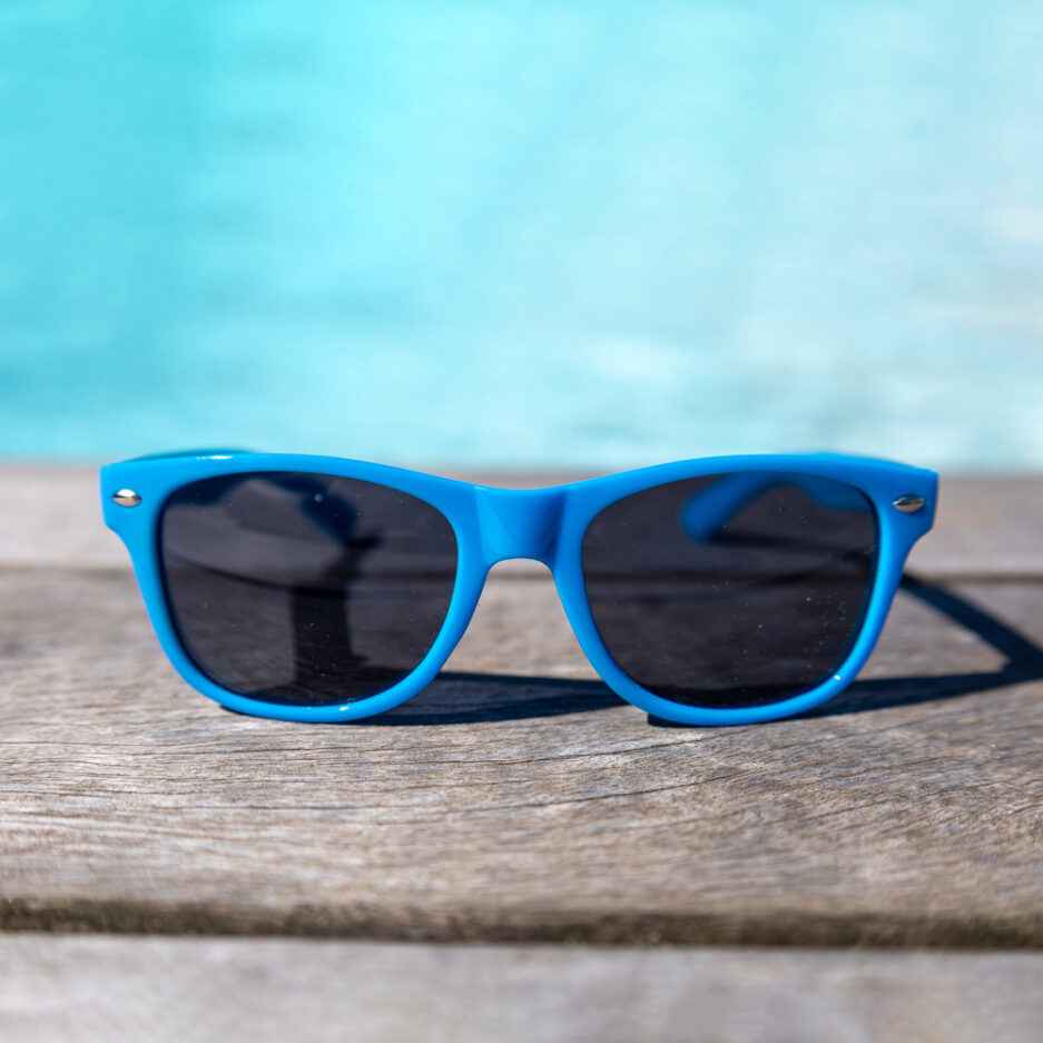 LUNETTES DE SOLEIL POUR ENFANT DISPONIBLE EN PLUSIEURS COULEURS