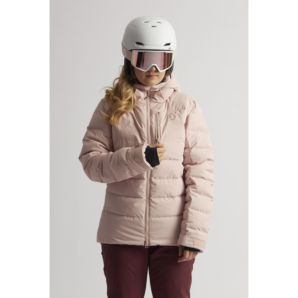       277719-ultimate-down-manteau-hiver-duvet-femme-scott-maheu-go-sport-rose-devant-mannequin