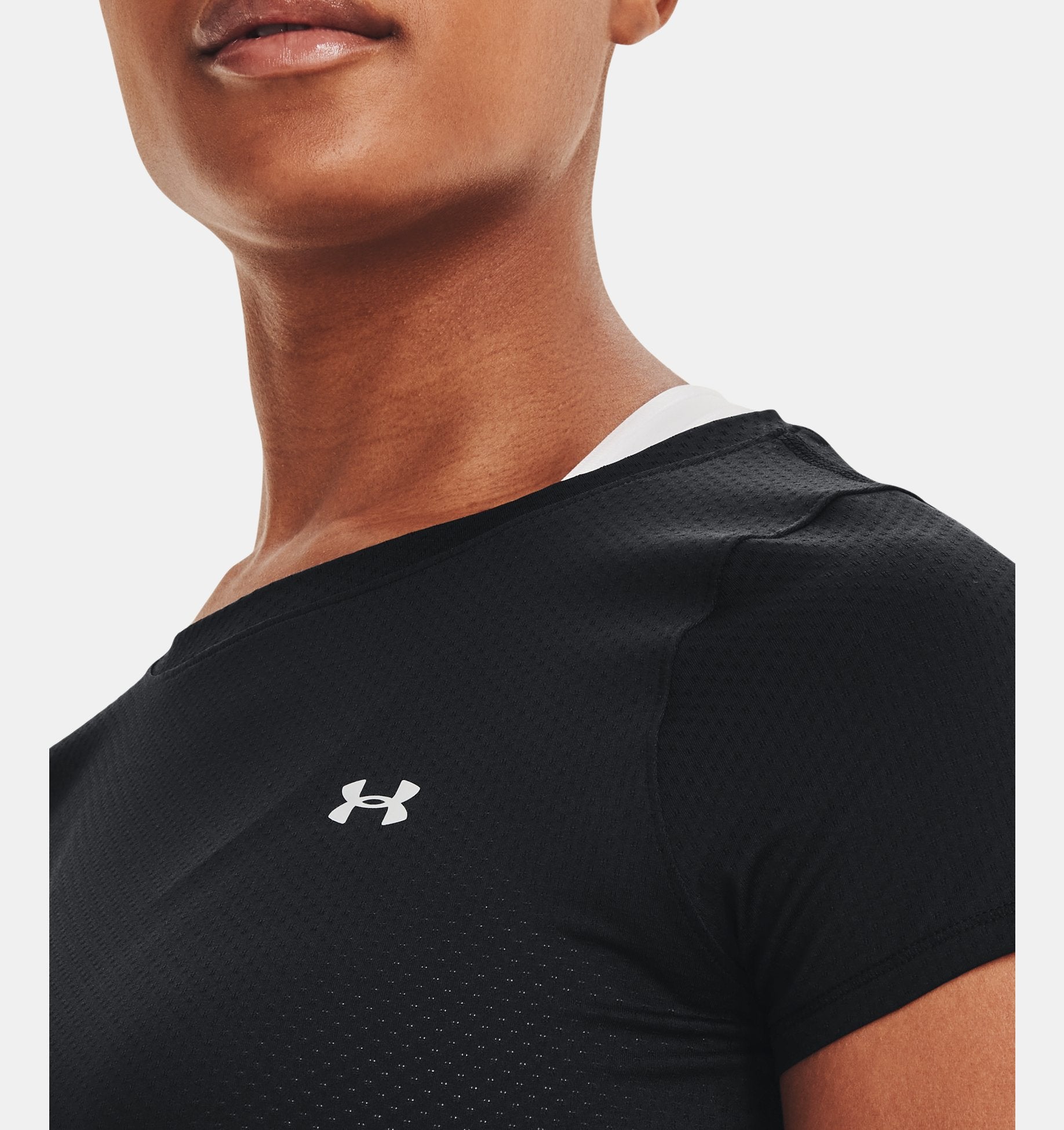 T-SHIRT-SPORT-FEMME-HEATGEAR-NOIR-UNDER-ARMOUR-MAHEU-GO-SPORT-04