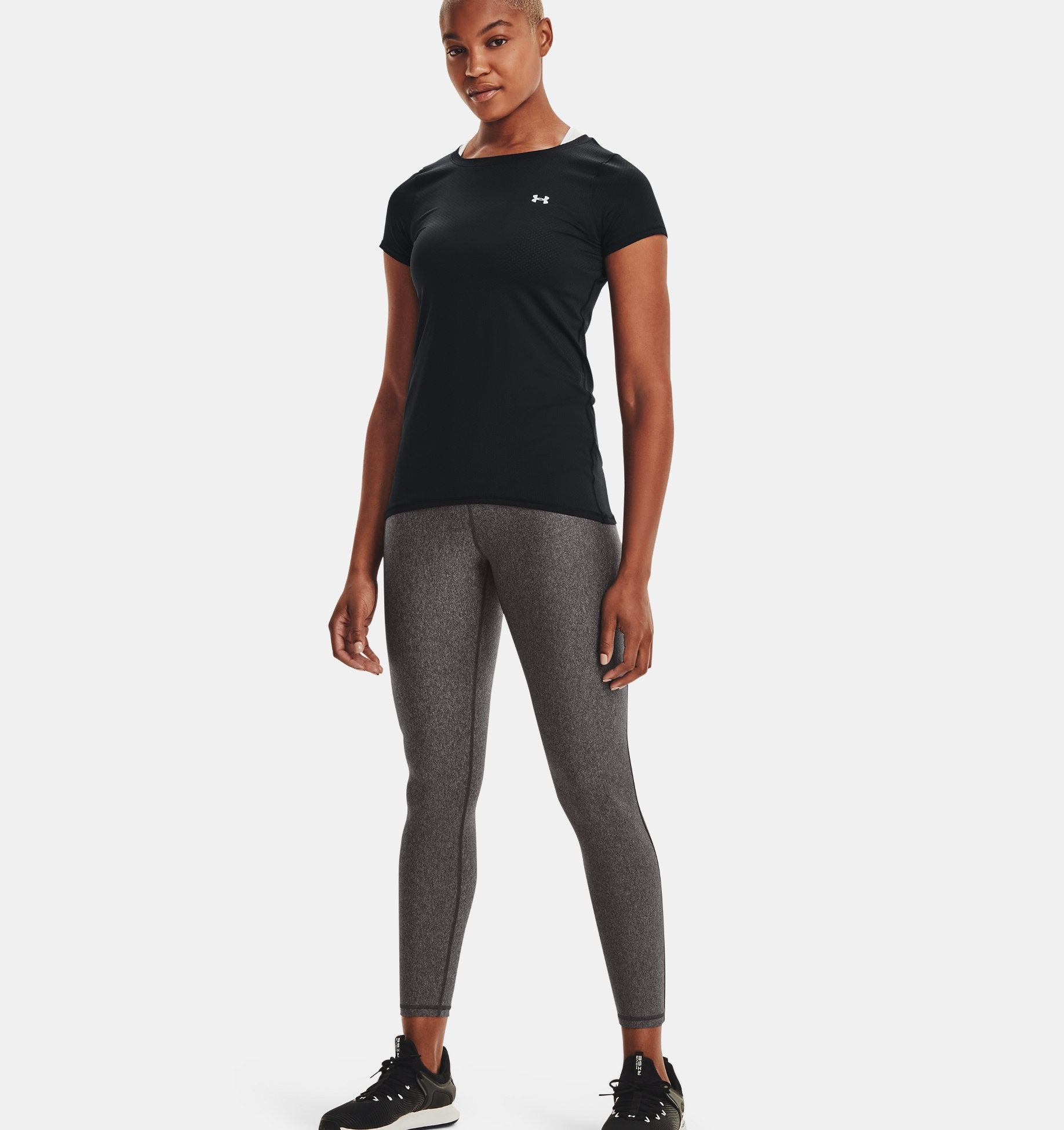 T-SHIRT-SPORT-FEMME-HEATGEAR-NOIR-UNDER-ARMOUR-MAHEU-GO-SPORT-03