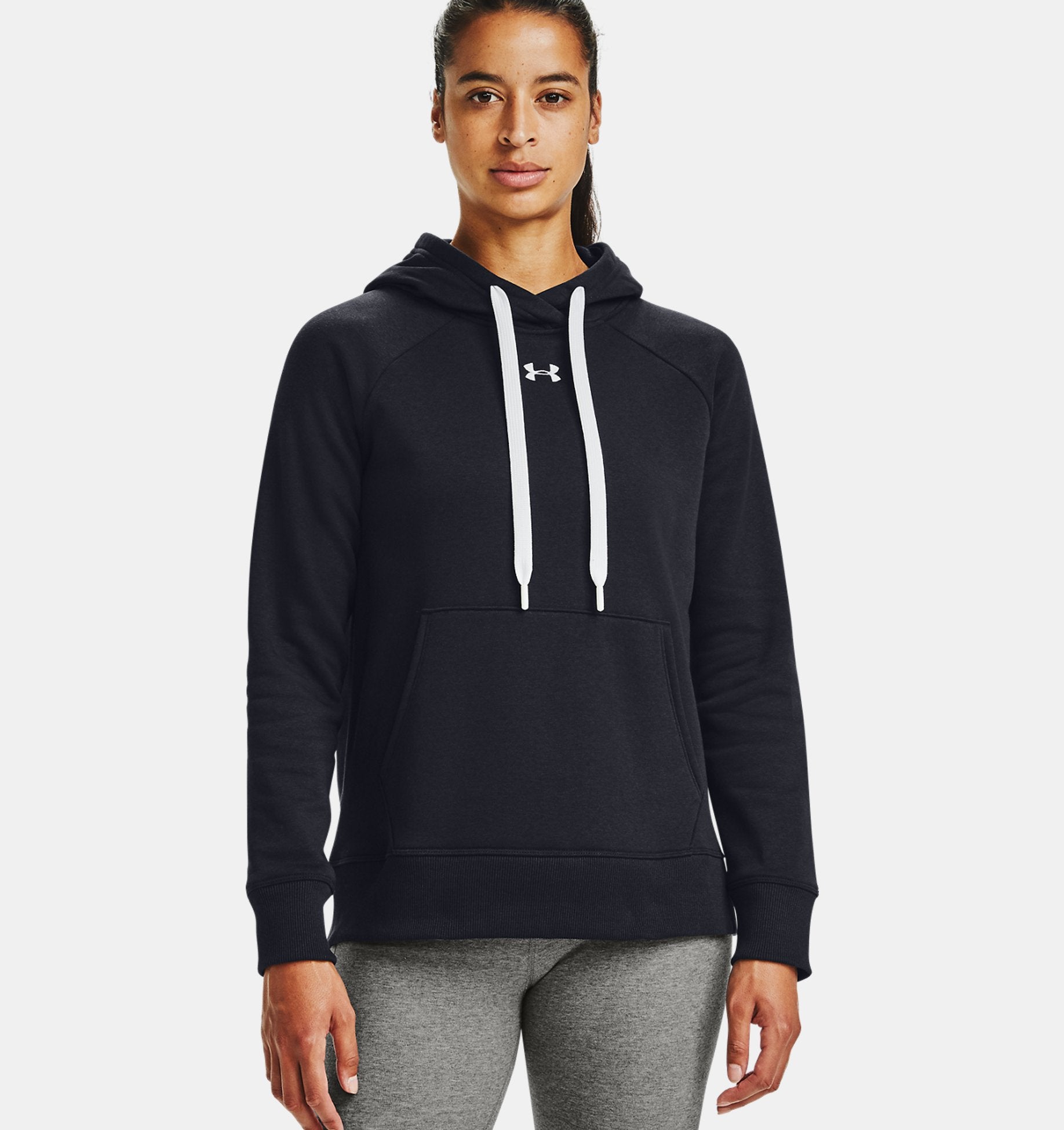 HOOD-SPORT-RIVAL-FLEECE-HB-NOIR-FEMME-UNDER-ARMOUR-MAHEU-GO-SPORT-01